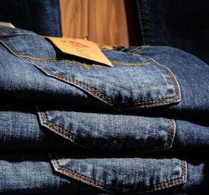 Pantalones vaqueros almacenados Pantalones vaqueros almacenados