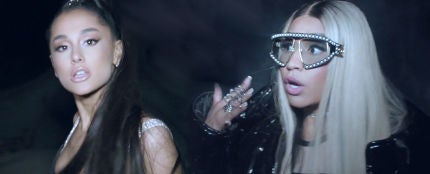 Ariana Grande y Nicki Minaj en el v&iacute;deo de 'The Light Is Coming'