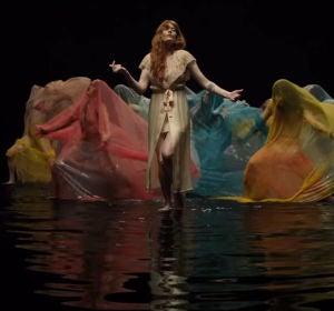 Florence + The Machine presentan 'Big God' Florence + The Machine presentan 'Big God'