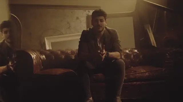 Cepeda en el videoclip de 'Llegas tú'