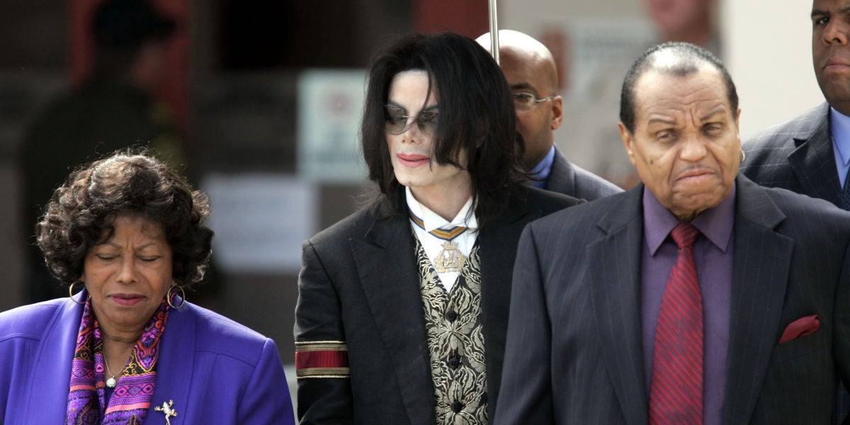 Michael Jackson junto a sus padres