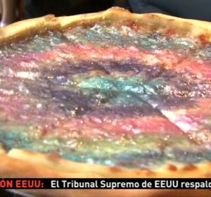 Pizza con purpurina: el plato estrella de un restaurante de Santa Mónica (EEUU) Pizza con purpurina: el plato estrella de un restaurante de Santa Mónica (EEUU)