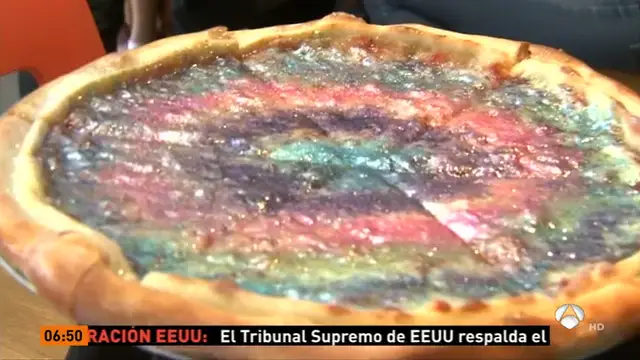 Pizza con purpurina: el plato estrella de un restaurante de Santa Mónica (EEUU)
