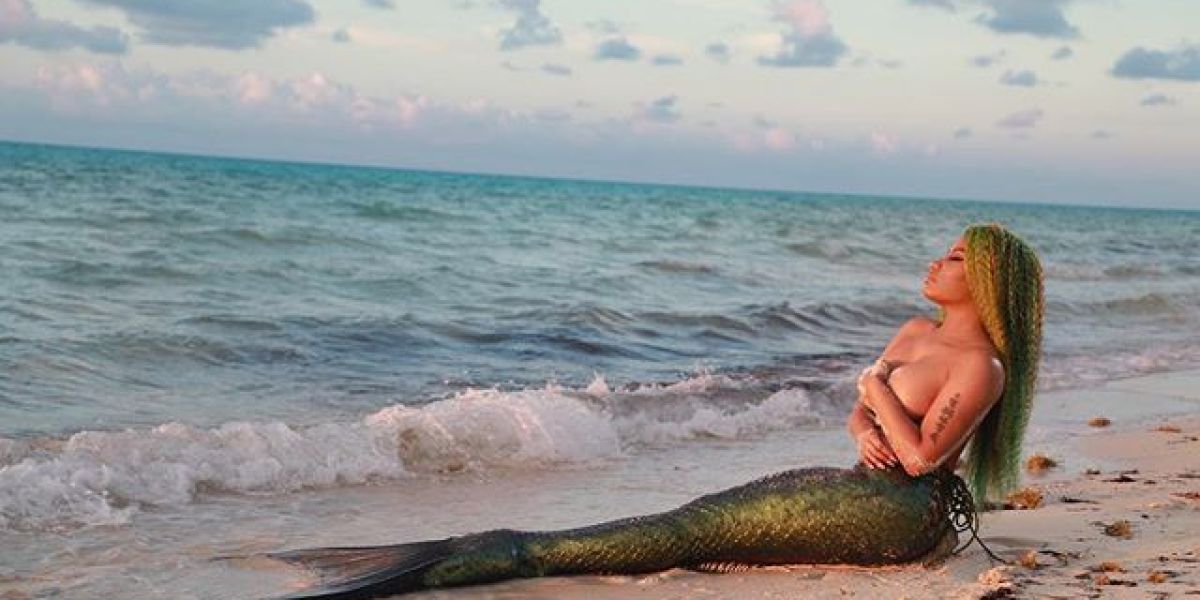 Nicki Minaj se convierte en una sirena para el vídeo de 'Bed'