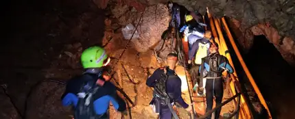 Antena 3 Noticias Fin de Semana (08-07-18) Rescatan a seis de los niños atrapados en la cueva de Tailandia Antena 3 Noticias Fin de Semana (08-07-18) Rescatan a seis de los niños atrapados en la cueva de Tailandia