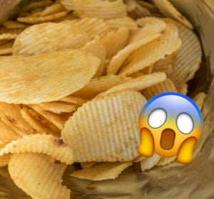 Bolsa de patatas fritas medio vacía Bolsa de patatas fritas medio vacía