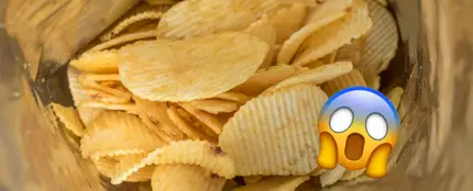 Bolsa de patatas fritas medio vacía Bolsa de patatas fritas medio vacía