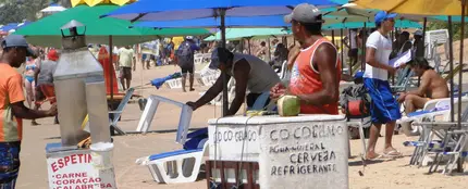 Venta ambulante en la playa Venta ambulante en la playa