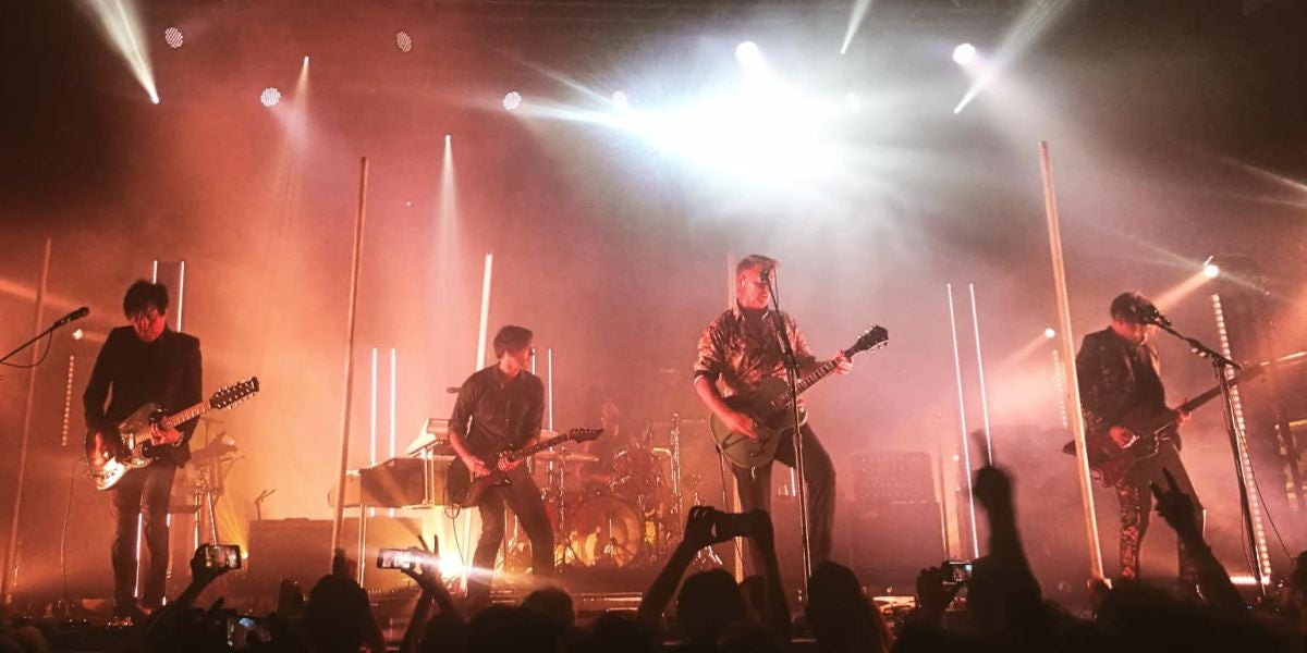 Queens Off The Stone Age durante su concierto en Razzmatazz
