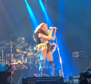 Paulina Rubio durante su polémica actuación en Ciudad de México Paulina Rubio durante su polémica actuación en Ciudad de México
