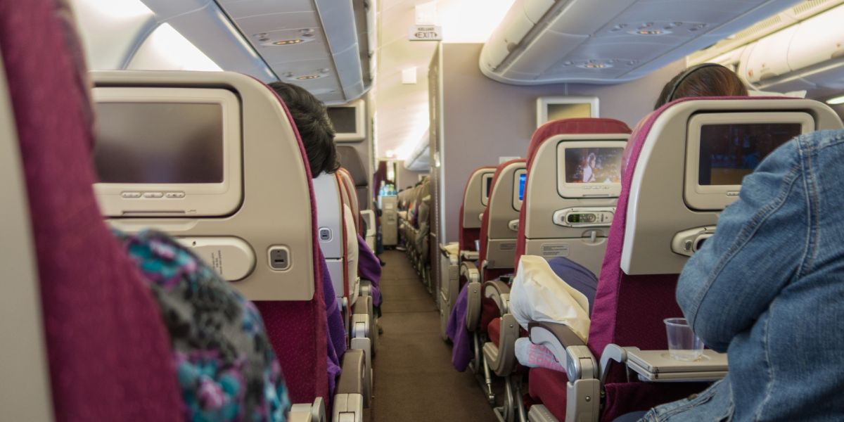 El interior de un avión