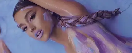 Ariana Grande presenta 'God is a Woman' Ariana Grande presenta 'God is a Woman'