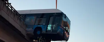 El autobús lanzadera del Mad Cool accidentado El autobús lanzadera del Mad Cool accidentado
