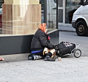 Una persona sin hogar Una persona sin hogar