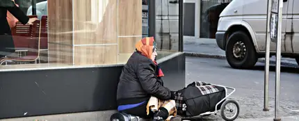 Una persona sin hogar Una persona sin hogar