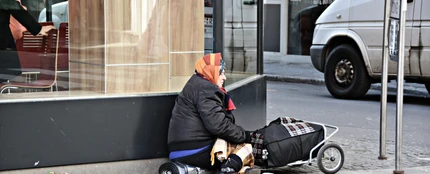 Una persona sin hogar Una persona sin hogar