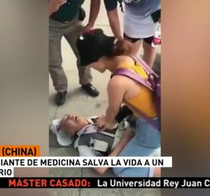 Una estudiante de medicina logra reanimar a un octogenario en plena calle Una estudiante de medicina logra reanimar a un octogenario en plena calle