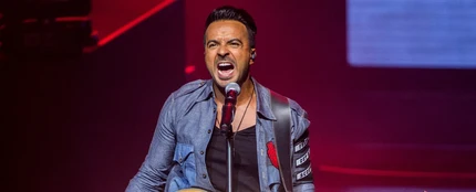 Luis Fonsi durante el concierto en Barcelona Luis Fonsi durante el concierto en Barcelona