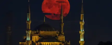 Luna roja sobre Estambul (27-07-2018) Luna roja sobre Estambul (27-07-2018)