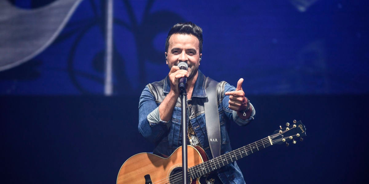 El huracán de ritmos latinos, Luis Fonsi, regresa a Starlite para desatar las caderas