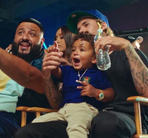 DJ Khaled, su hijo Asahd y Justin Bieber en el videoclip de 'No Brainer' DJ Khaled, su hijo Asahd y Justin Bieber en el videoclip de 'No Brainer'