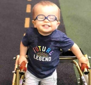 Román, el pequeño de dos años con espina bífida Román, el pequeño de dos años con espina bífida