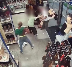 Pelea en una tienda de pelucas Pelea en una tienda de pelucas