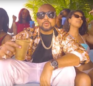 Sean Paul en el videoclip de 'House Party' Sean Paul en el videoclip de 'House Party'