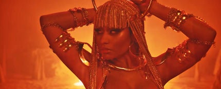 Nicki Minaj en el videoclip de 'Ganja Burn'