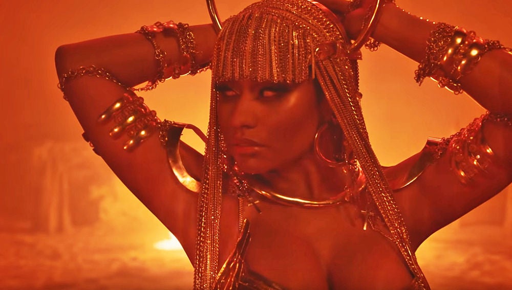 Nicki Minaj en el videoclip de 'Ganja Burn'