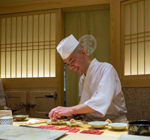 Así es el mejor restaurante de sushi del mundo: cocina en directo y menos de 10 comensales Así es el mejor restaurante de sushi del mundo: cocina en directo y menos de 10 comensales