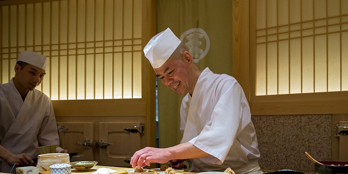 Así es el mejor restaurante de sushi del mundo: cocina en directo y menos de 10 comensales