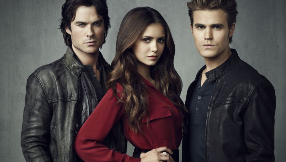 Damon, Stefan y Elena en 'Crónicas vampíricas'