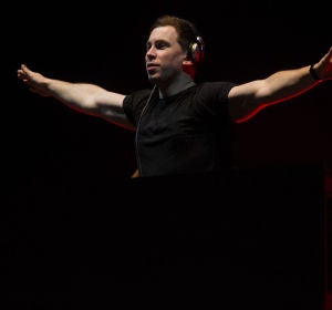 Hardwell en una de sus actuaciones en Argentina Hardwell en una de sus actuaciones en Argentina