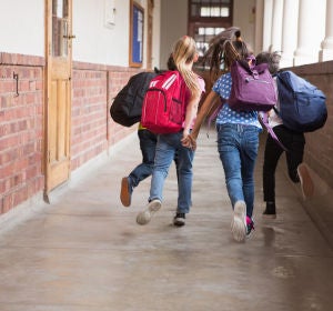 Niños en el colegio Niños en el colegio