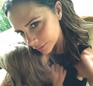 Victoria Beckham con su hija Harper Seven Victoria Beckham con su hija Harper Seven