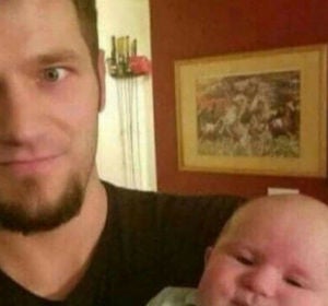 La foto del bebé que parece un señor y se ha vuelto viral La foto del bebé que parece un señor y se ha vuelto viral