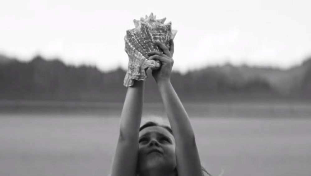 Una niña protagoniza el vídeo de 'Wonderful Wonderful' de The Killers