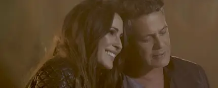 Malú y Alejandro Sanz en el videoclip de 'Llueve Alegría' Malú y Alejandro Sanz en el videoclip de 'Llueve Alegría'