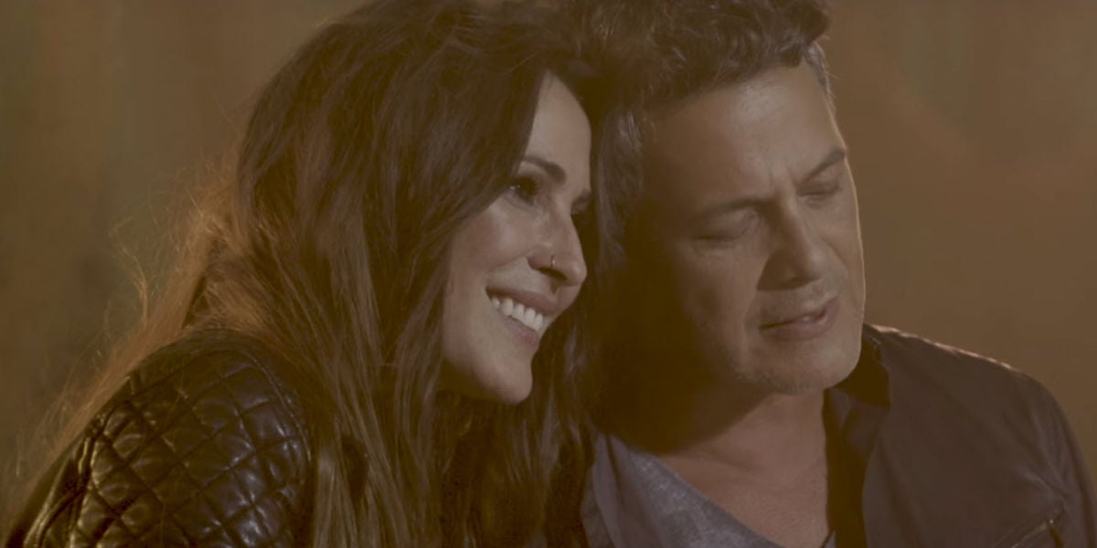 Malú y Alejandro Sanz en el videoclip de 'Llueve Alegría'