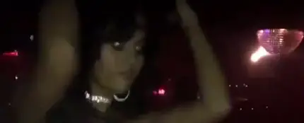 Selena Gomez bailando a ritmo de Michael Jackson Selena Gomez bailando a ritmo de Michael Jackson