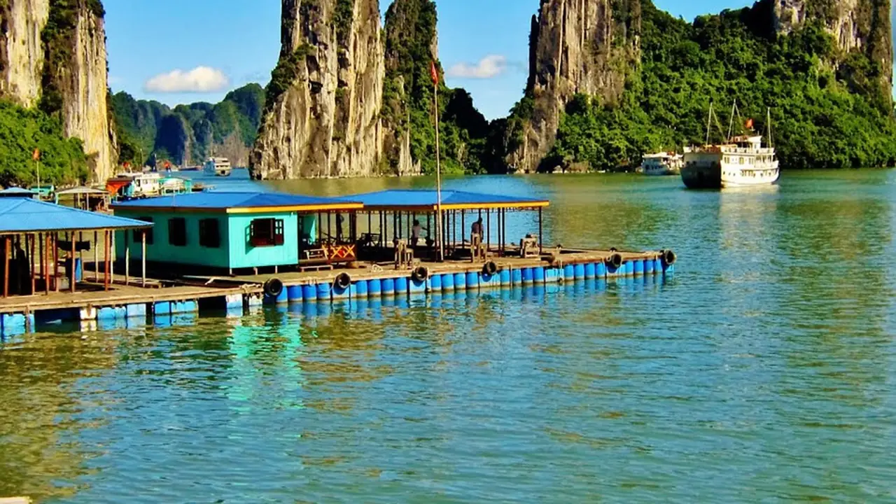 Bahía de Ha-long, Vietnam Bahía de Ha-long, Vietnam