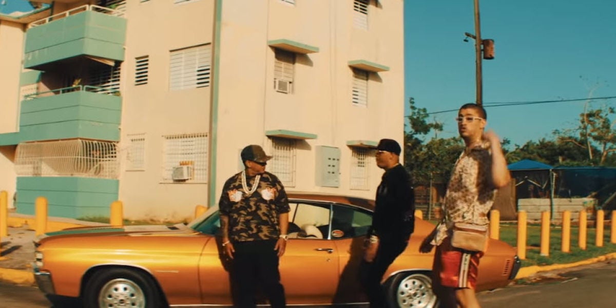 Daddy Yankee, Bad Bunny y Pacho en el videoclip de 'Como soy'