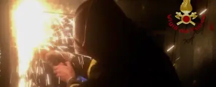 Los bomberos rescataron a un joven que se cayó al intentar hacerse un selfie Los bomberos rescataron a un joven que se cayó al intentar hacerse un selfie