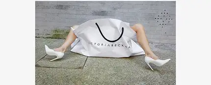 Victoria Beckham recrea la campaña que hizo con Marc Jacobs en 2008 Victoria Beckham recrea la campaña que hizo con Marc Jacobs en 2008