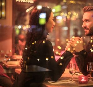 Una pareja en una cita Una pareja en una cita