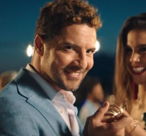 David Bisbal y Greeicy en el videoclip de 'Perdón' David Bisbal y Greeicy en el videoclip de 'Perdón'