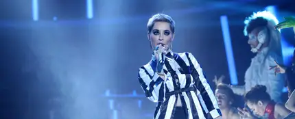 Soraya Arnelas llena el plató de ritmo con el exitazo ‘Swish, swish’ de Katy Perry Soraya Arnelas llena el plató de ritmo con el exitazo ‘Swish, swish’ de Katy Perry