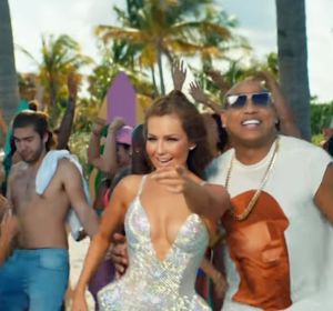 Thalía y Gente de Zona en 'Lento' Thalía y Gente de Zona en 'Lento'