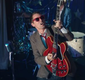 Muse en el videoclip de 'Pressure' Muse en el videoclip de 'Pressure'